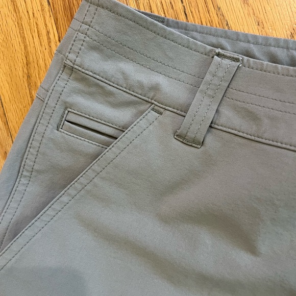 Kuhl Men’s Chino. Stretch fabric Like New Khaki - Picture 3 of 12
